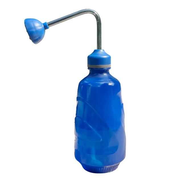 Botella pulverizadora suave para regar pl&aacute;ntulas y brotes